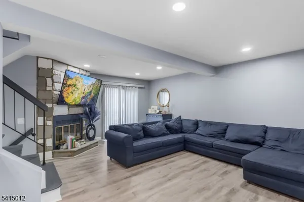 $389,900 | 40 Bennington Square, Hackettstown, NJ 07840