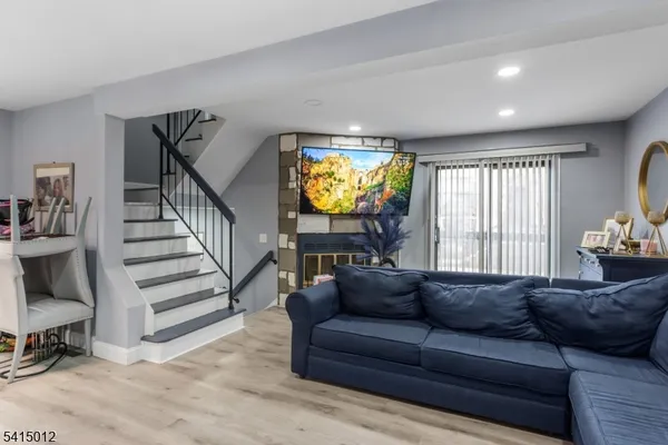 $389,900 | 40 Bennington Square, Hackettstown, NJ 07840