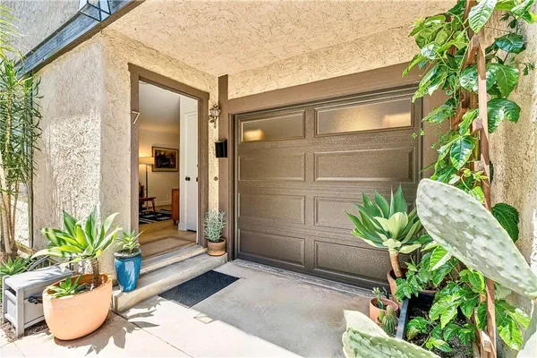 $589,900 | 63 North Roosevelt Avenue, Unit 7, Pasadena, CA 91107