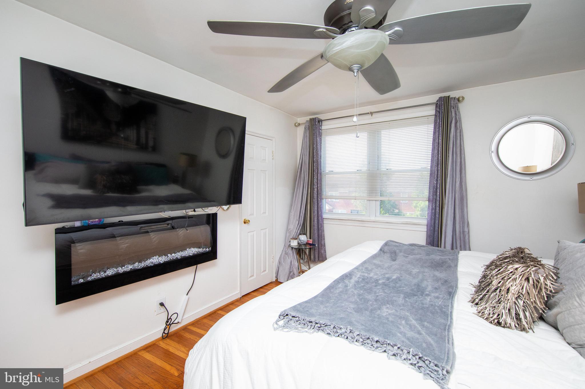 8627 Temple Road Philadelphia, PA 19150 - Photo 22 of 32 Primary bedroom