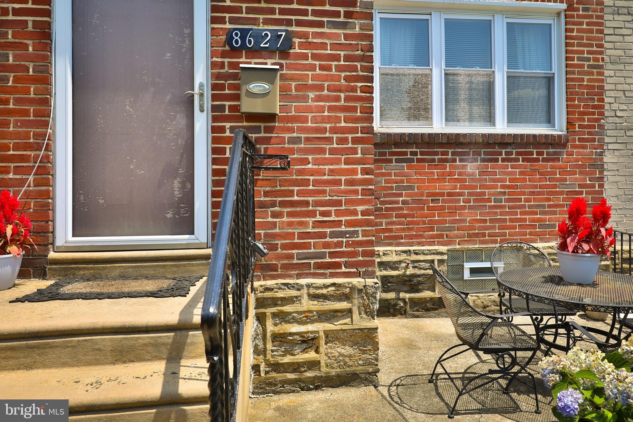 8627 Temple Road Philadelphia, PA 19150 - Photo 4 of 32 Front patio