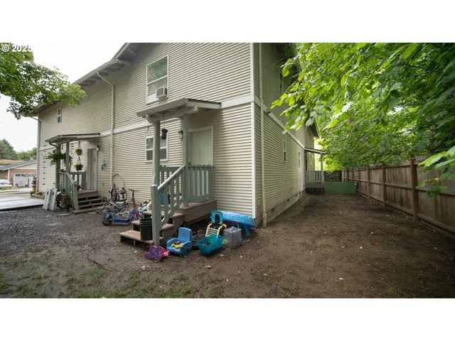 a black and white photo of a house