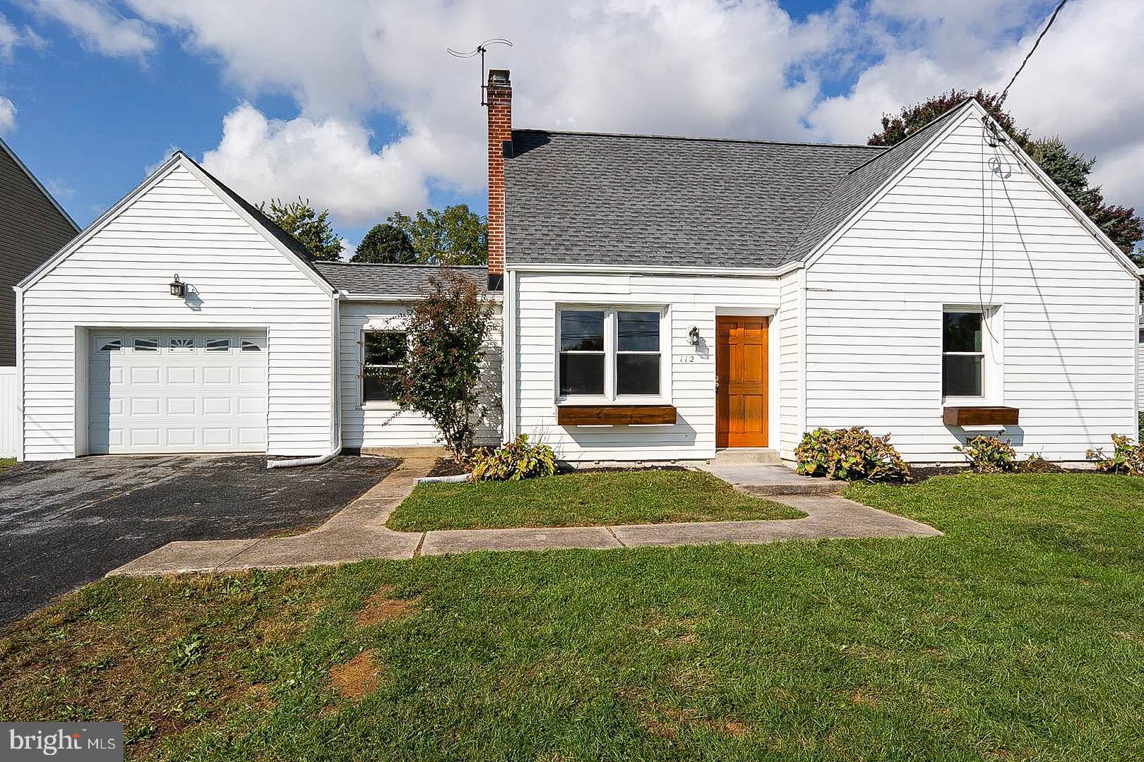 112 Colebrook Road Elizabethtown, PA 17022 - Photo 2 of 26 Gallery Image 2