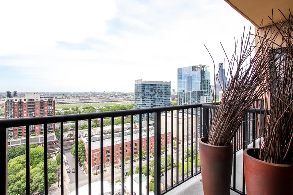 $350,000 | 1464 South Michigan Avenue, Unit 1807, Chicago, IL 60605