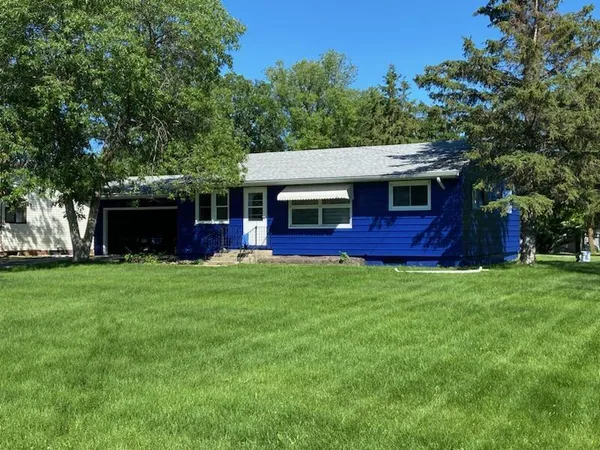 $149,900 | 610 South Main Street, Badger, MN 56714