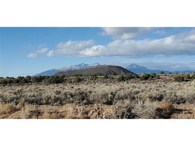 a view of an outdoor space and window