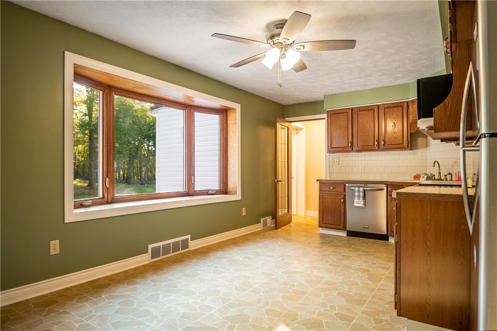 625 Stateline Road Bessemer, PA 16112 - Photo 5 of 19 a view of an empty room with a window