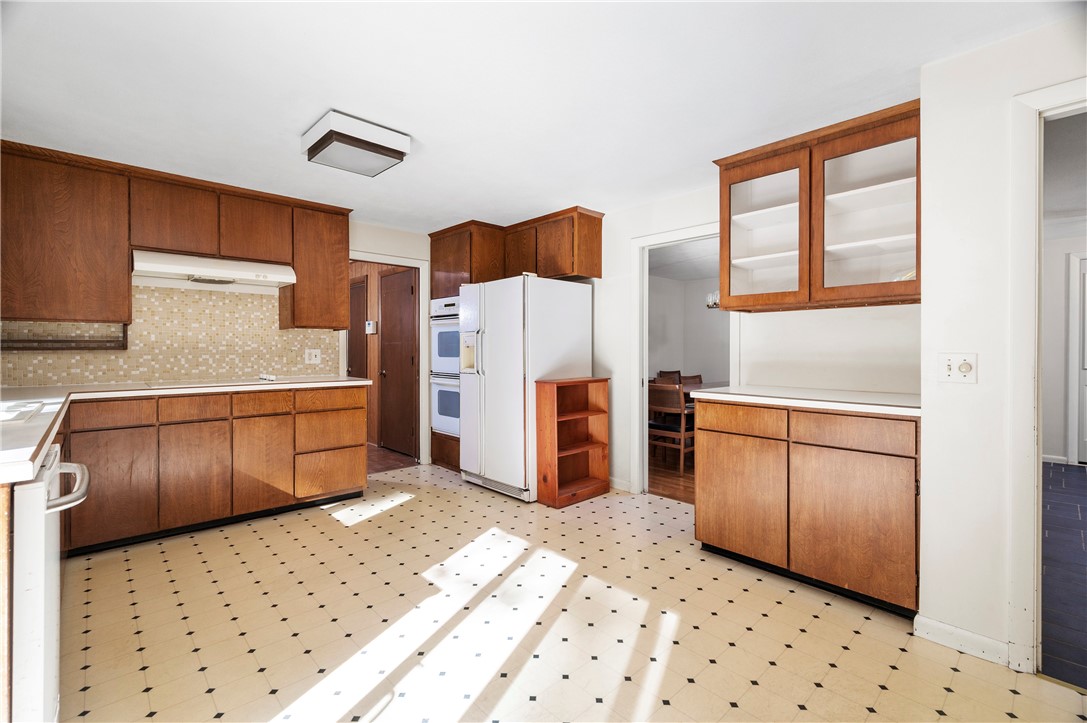 22 Secluded Court Cumberland, RI 02864 - Photo 3 of 39