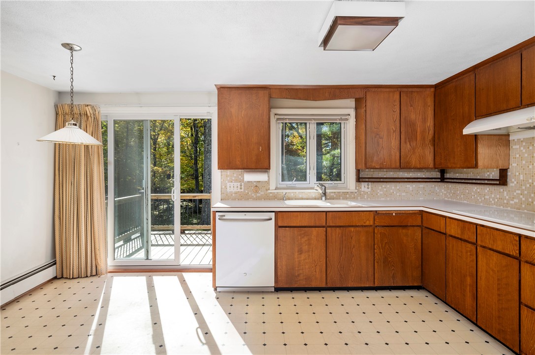 22 Secluded Court Cumberland, RI 02864 - Photo 6 of 39