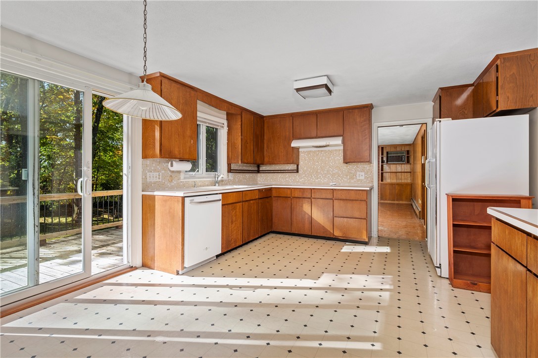 22 Secluded Court Cumberland, RI 02864 - Photo 8 of 39