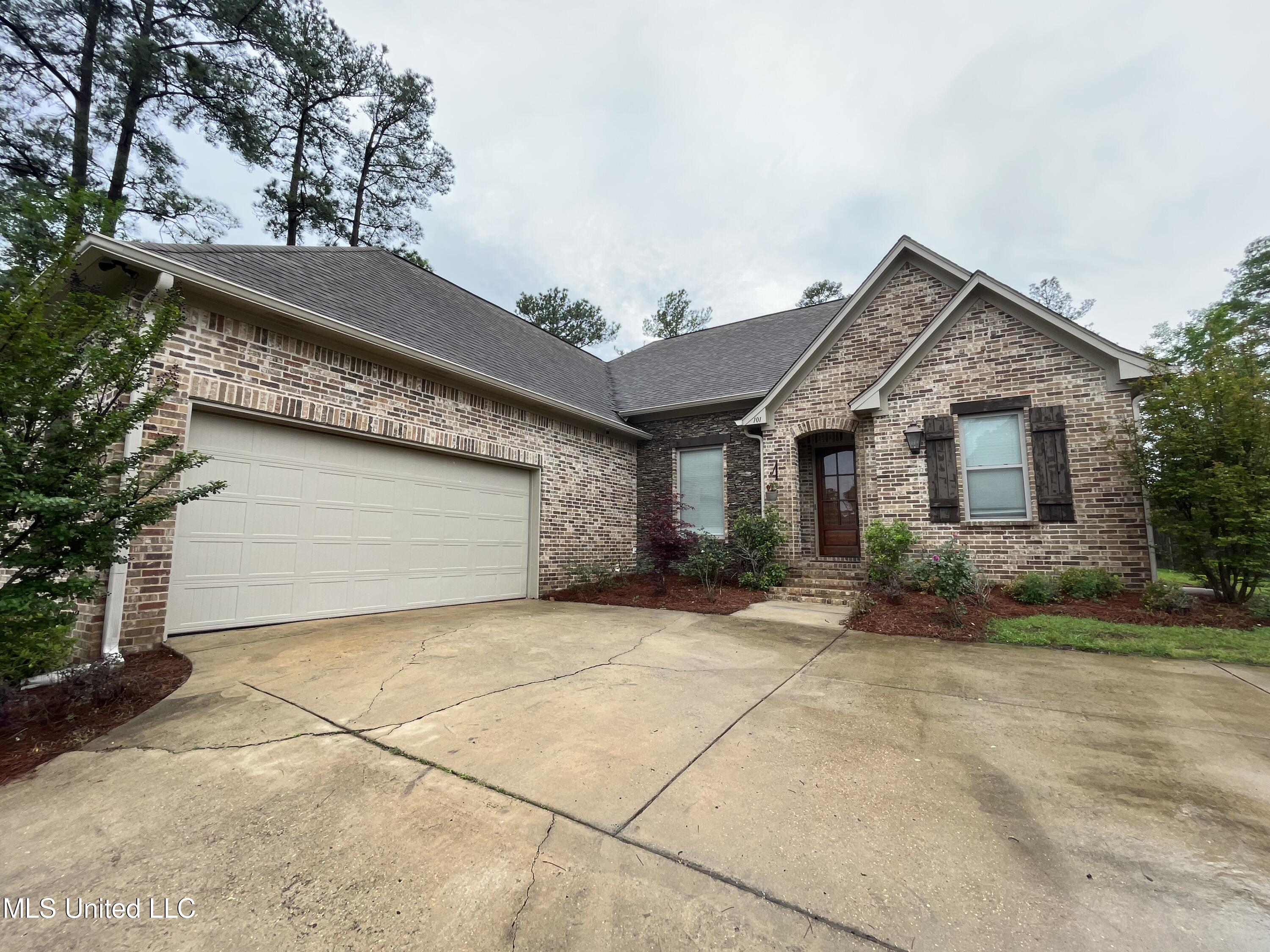 101 Speers Valley Road Brandon, MS 39042 - Photo 2 of 46 Front