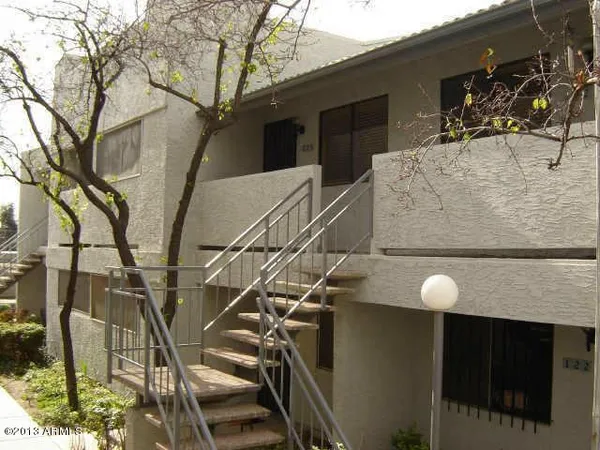 $1,300 | 3301 East Earll Drive, Unit 221, Phoenix, AZ 85018