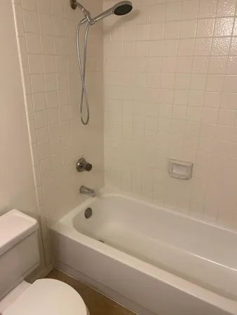 $1,300 | 3301 East Earll Drive, Unit 221, Phoenix, AZ 85018