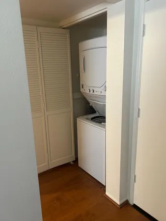 $1,300 | 3301 East Earll Drive, Unit 221, Phoenix, AZ 85018