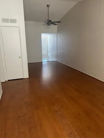 $1,300 | 3301 East Earll Drive, Unit 221, Phoenix, AZ 85018