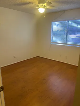 $1,300 | 3301 East Earll Drive, Unit 221, Phoenix, AZ 85018