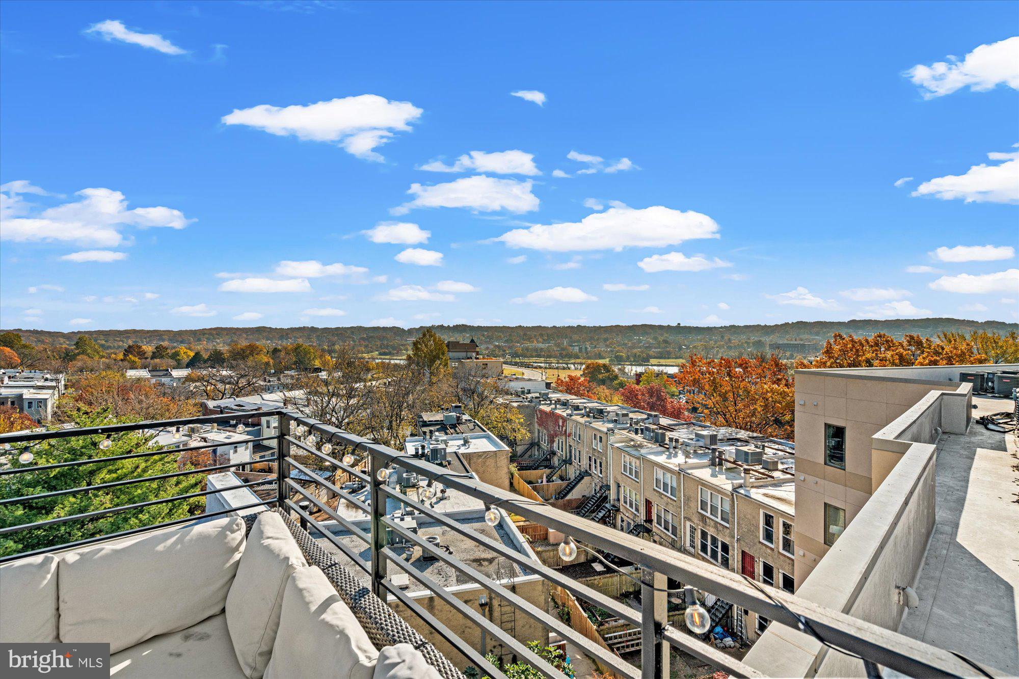 732 15th Street Southeast, Unit 6 Washington, DC 20003 - Photo 39 of 41