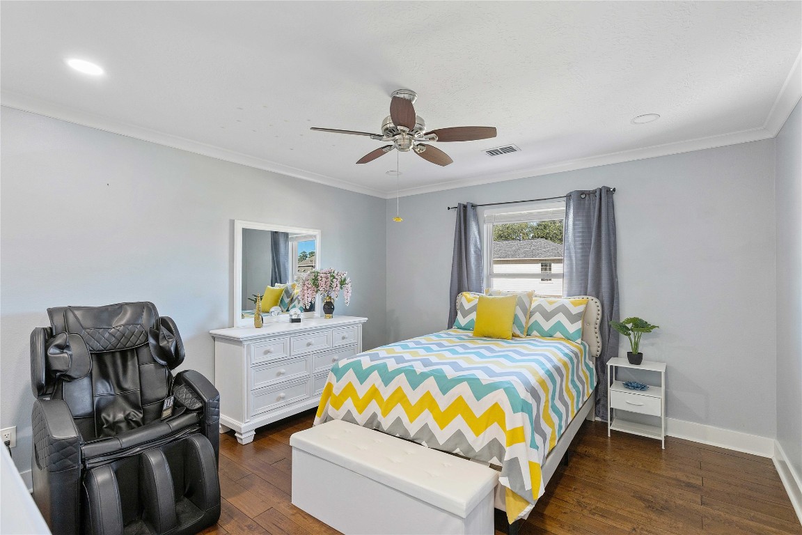 405 Mystic Trail Loop Houston, TX 77339 - Photo 32 of 44 a bedroom with bed and window