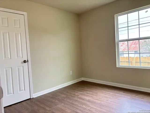 $207,900 | 700 East 5th, Nixon, TX 78140