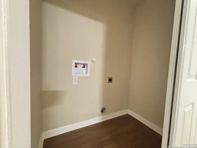 $207,900 | 700 East 5th, Nixon, TX 78140