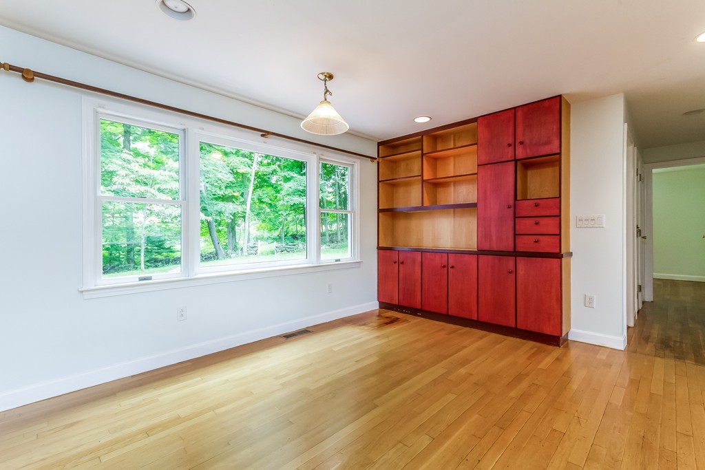 191 Pepperell Road Groton, MA 01450 - Photo 7 of 30