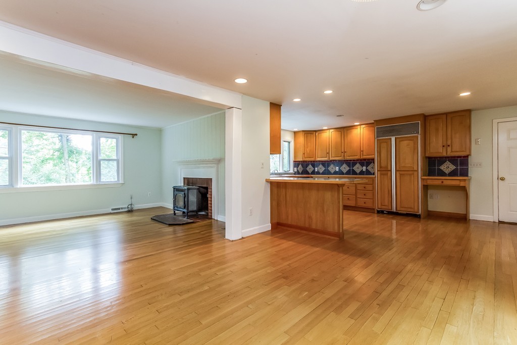 191 Pepperell Road Groton, MA 01450 - Photo 8 of 30