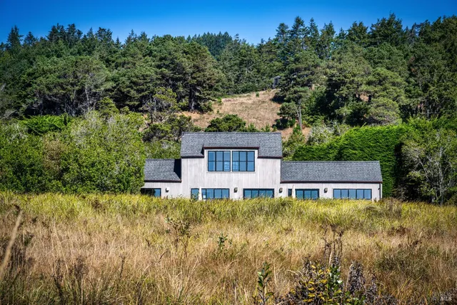 $2,500,000 | 36690 Mariners Drive, The Sea Ranch, CA 95497