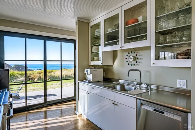 $2,500,000 | 36690 Mariners Drive, The Sea Ranch, CA 95497