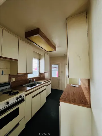 $1,350,000 | 652 Navy Street, Santa Monica, CA 90405