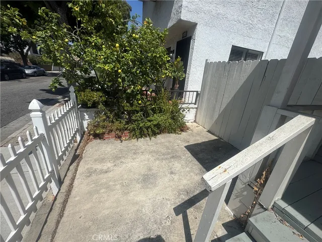 $1,350,000 | 652 Navy Street, Santa Monica, CA 90405