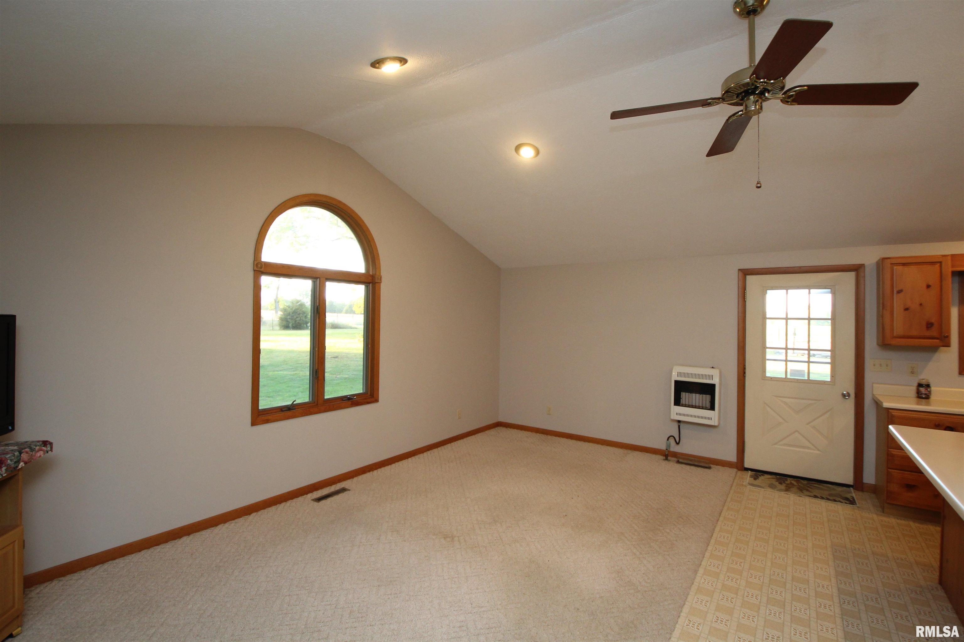 1371 Sun Road Washburn, IL 61570 - Photo 14 of 47