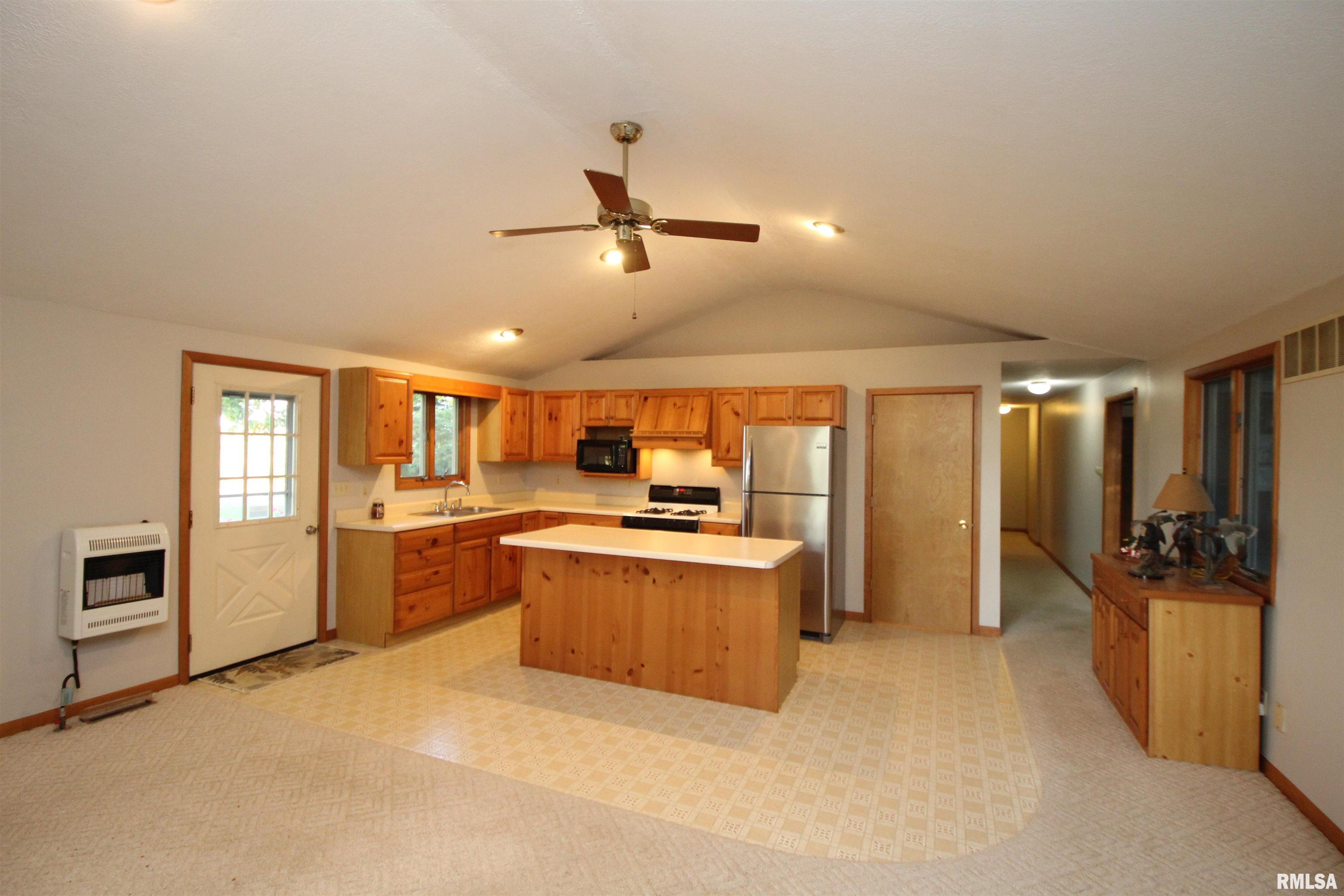 1371 Sun Road Washburn, IL 61570 - Photo 15 of 47