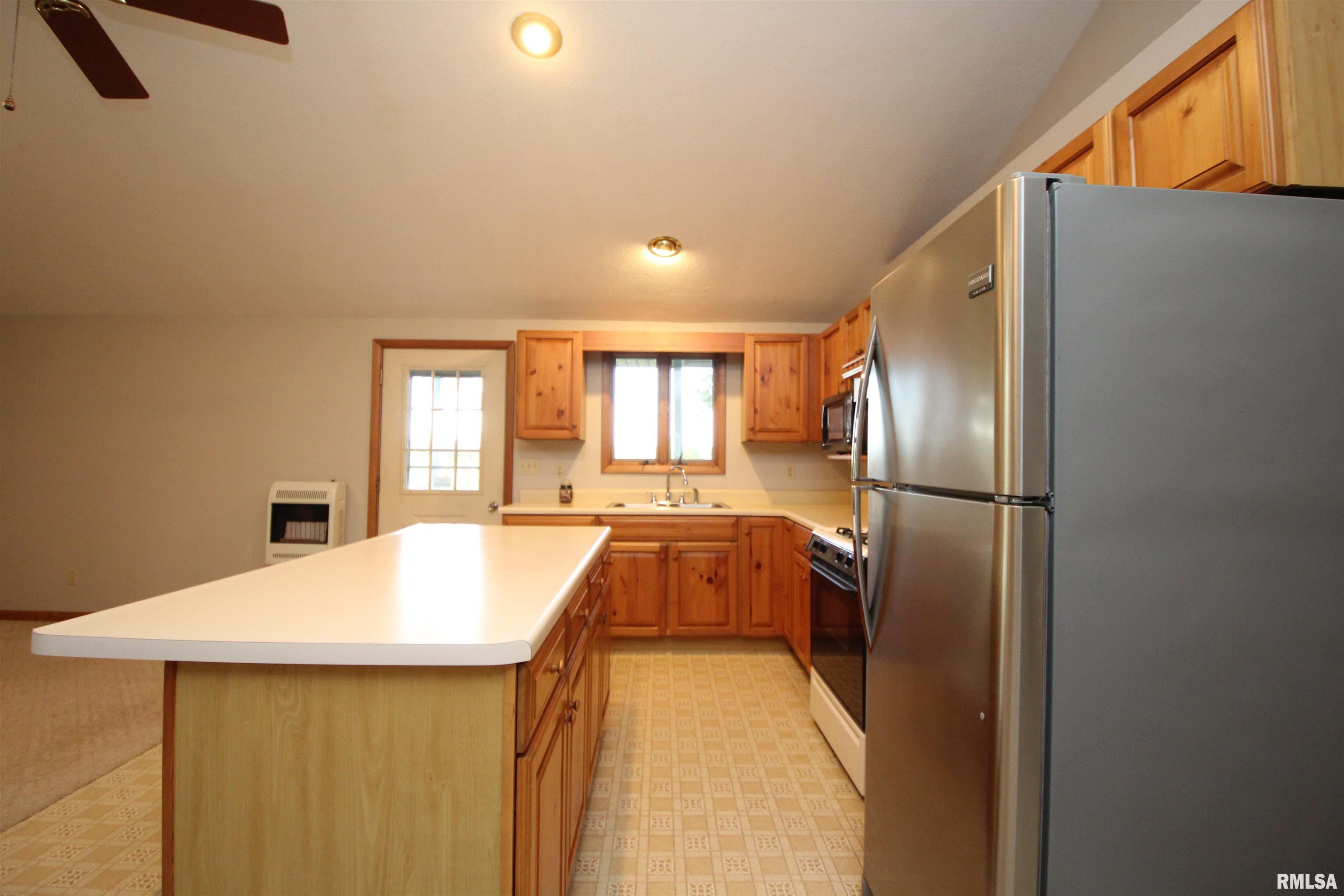 1371 Sun Road Washburn, IL 61570 - Photo 18 of 47