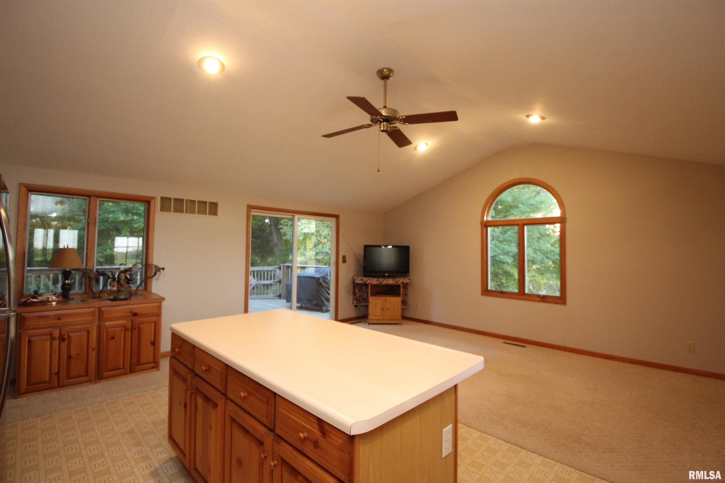 1371 Sun Road Washburn, IL 61570 - Photo 20 of 47