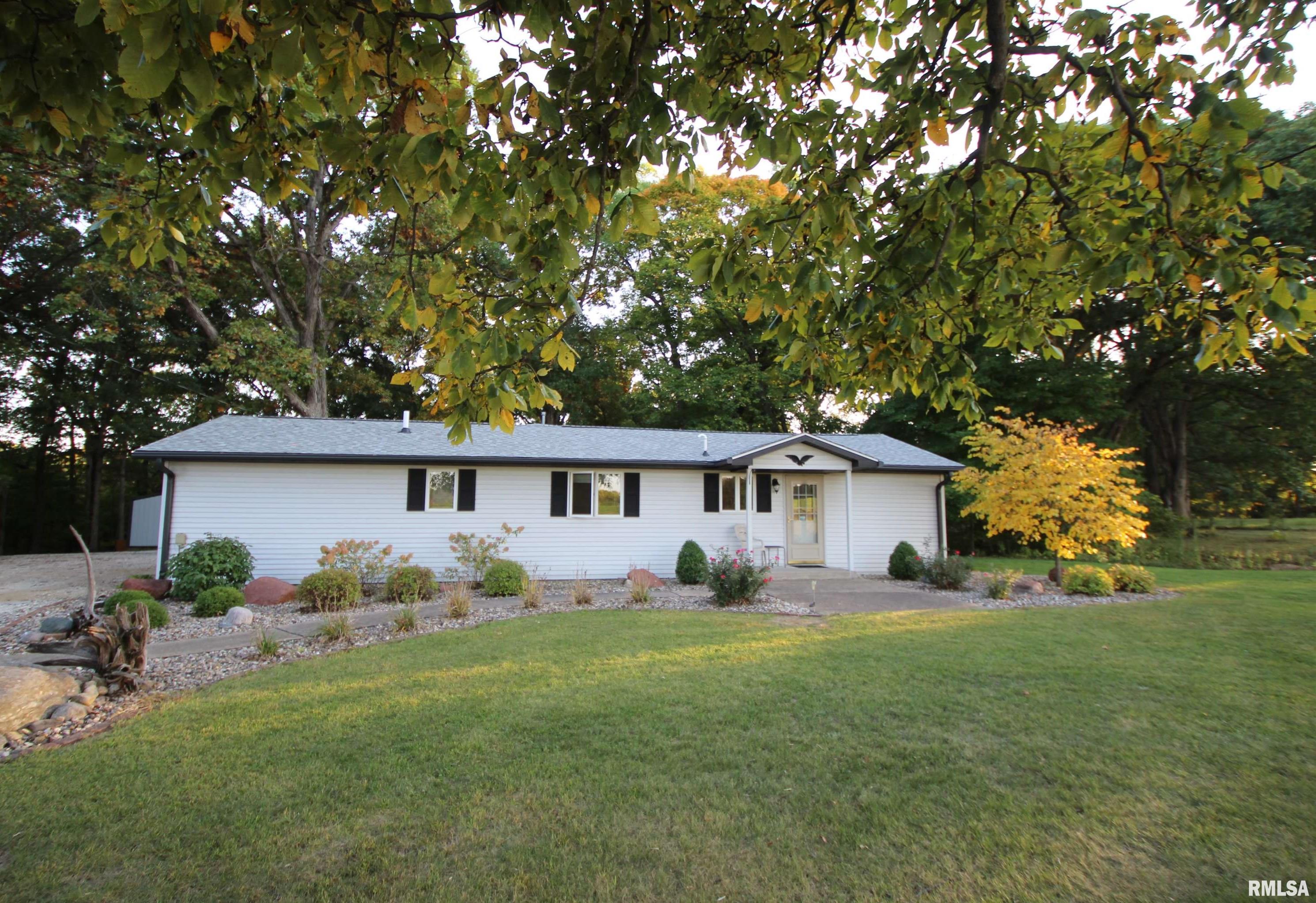 1371 Sun Road Washburn, IL 61570 - Photo 3 of 47