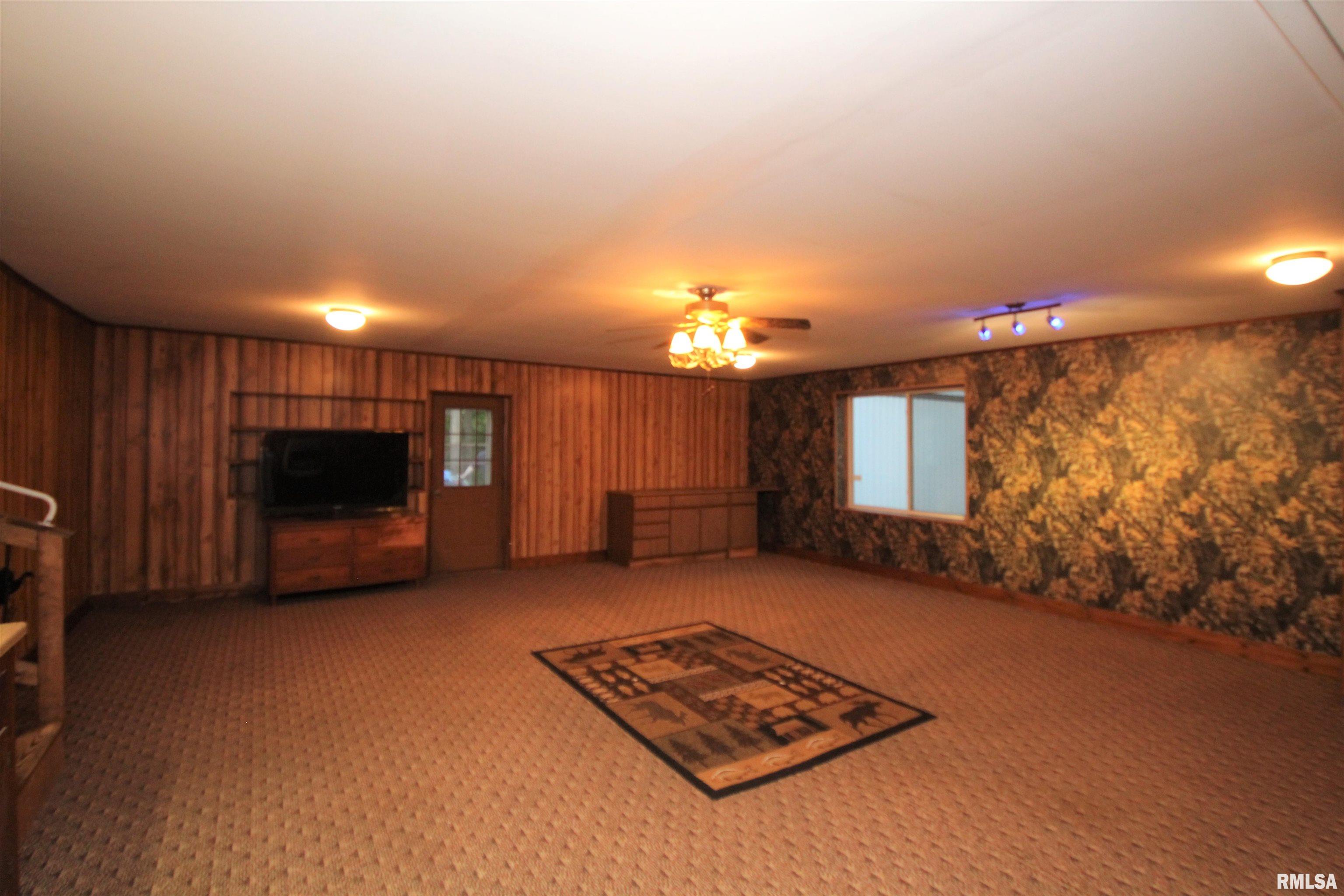 1371 Sun Road Washburn, IL 61570 - Photo 32 of 47