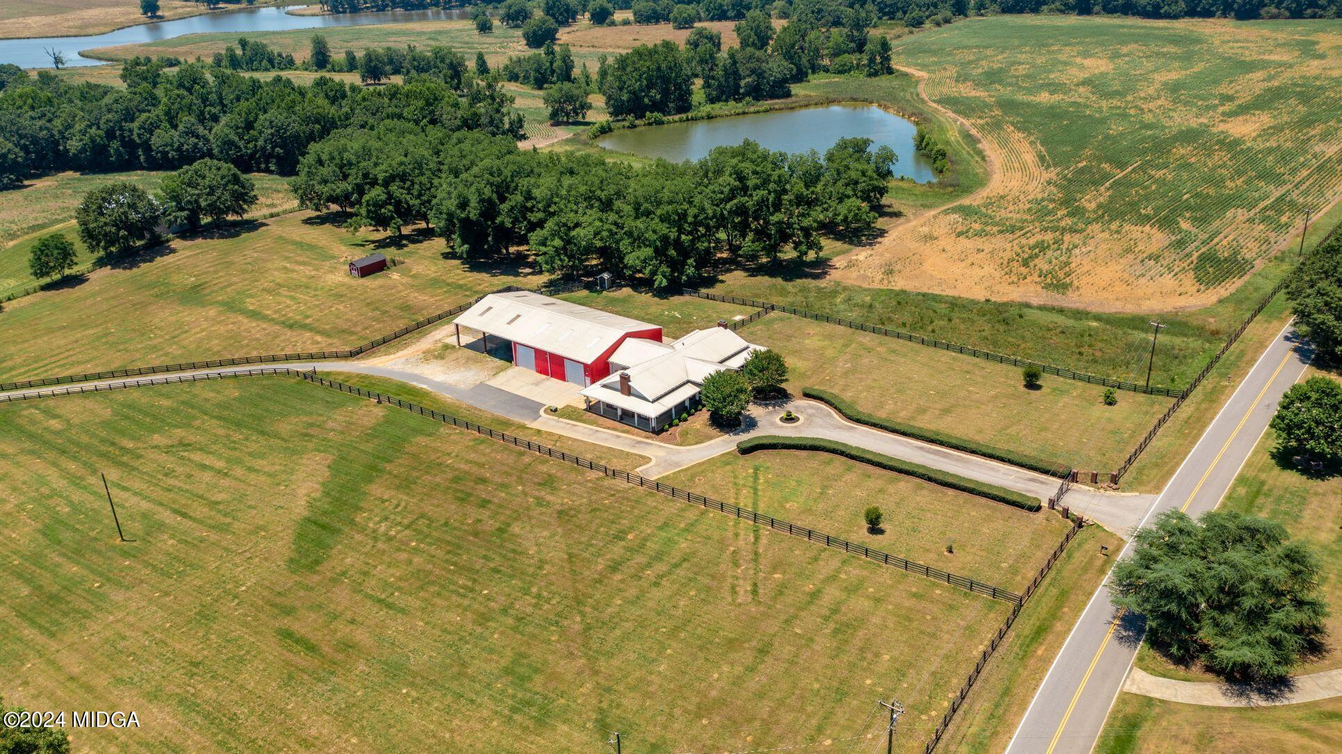 475 Brent Road Barnesville, GA 30204 - Photo 3 of 132 Venue Exterior