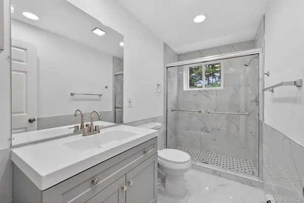 $395,000 | 85 Holloran Road, New Windsor, NY 12553