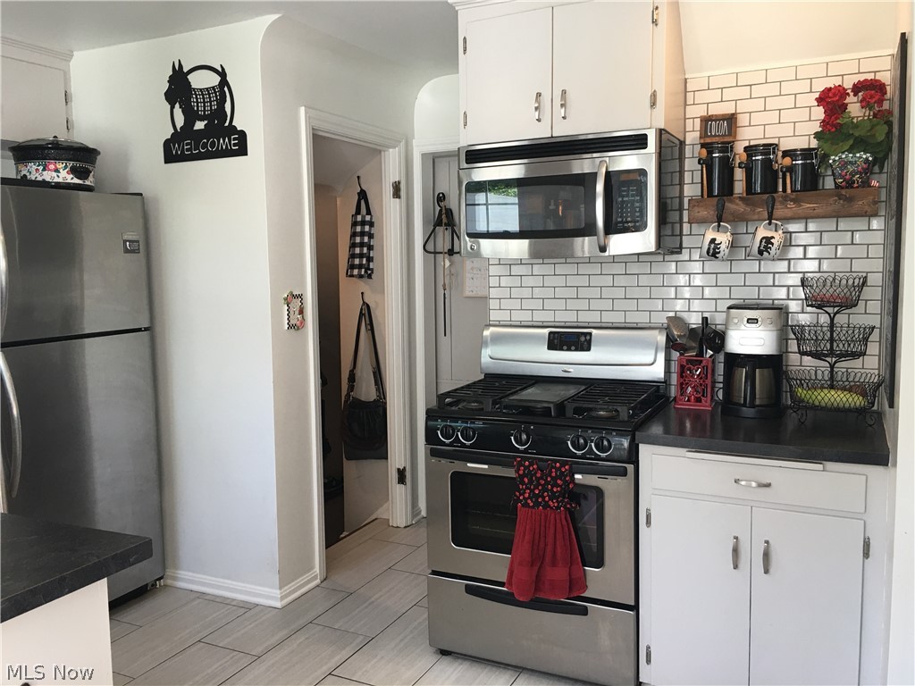 5208 Spencer Road Cleveland, OH 44124 - Photo 9 of 29