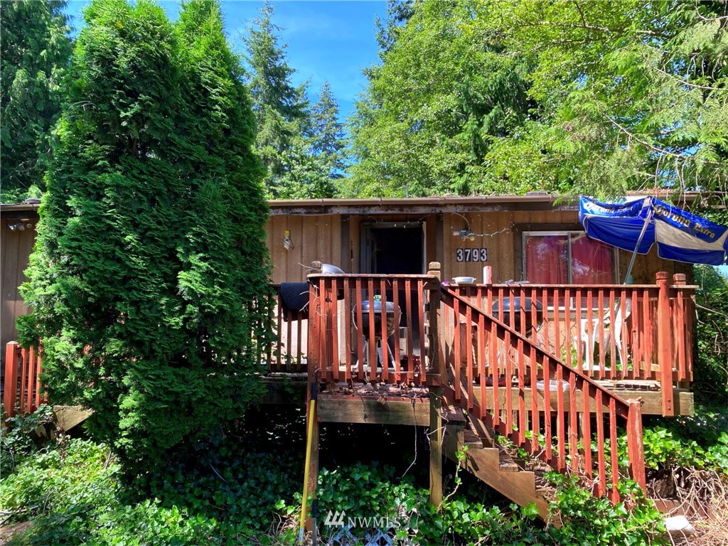 3793 East Smith Road Bellingham, WA 98226 - Photo 2 of 14 a view of a house with brick walls