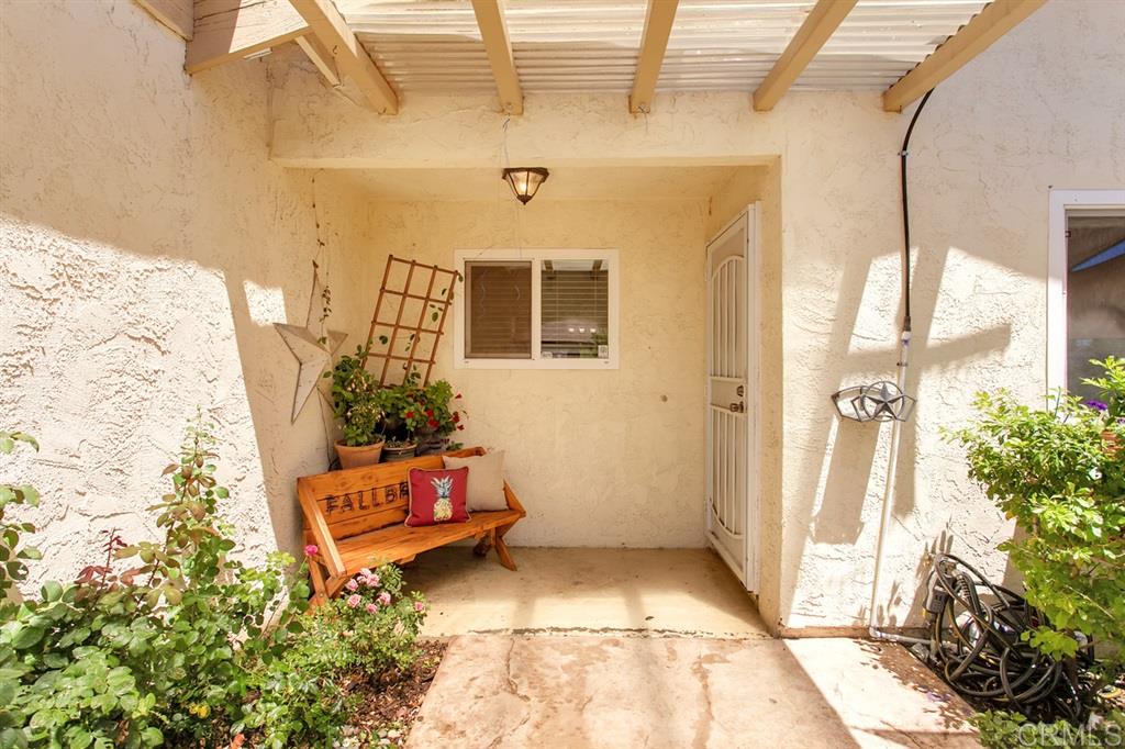 818 El Caminito Road Fallbrook, CA 92028 - Photo 4 of 25 Gallery Image 4