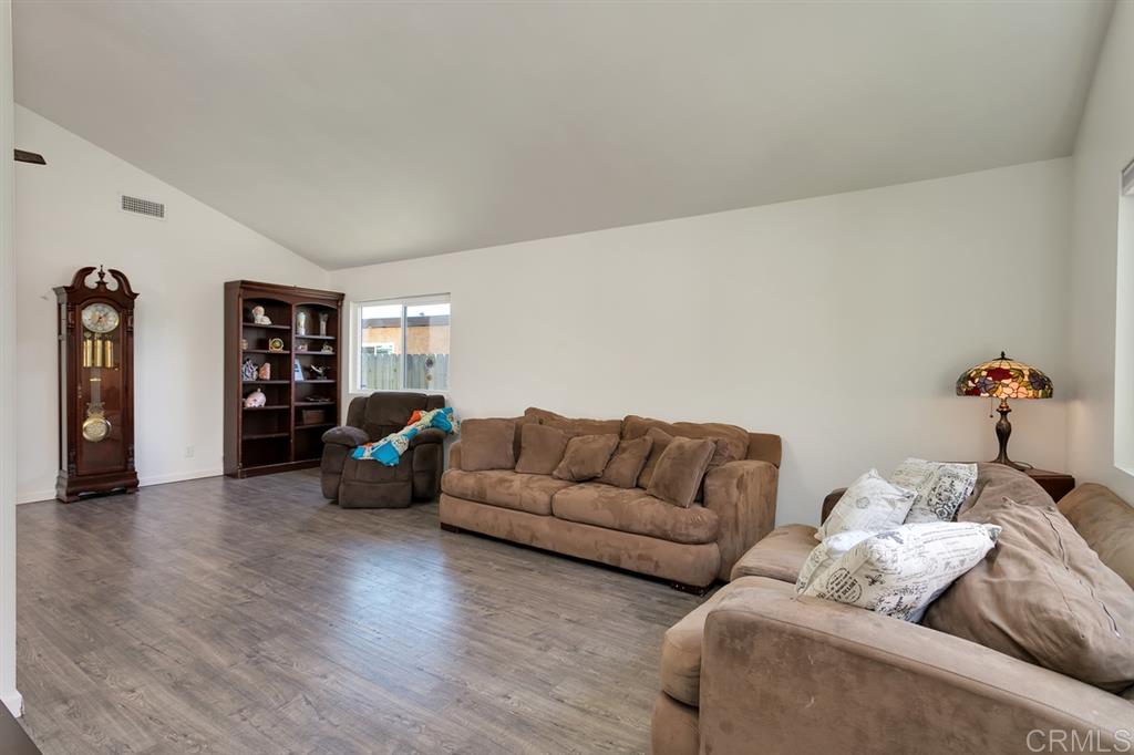 818 El Caminito Road Fallbrook, CA 92028 - Photo 5 of 25 Gallery Image 5