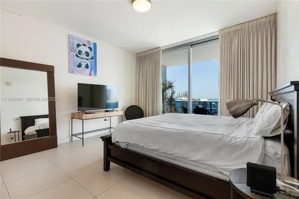 $9,000 | 200 Biscayne Blvd Way, Unit 4907, Miami, FL 33131