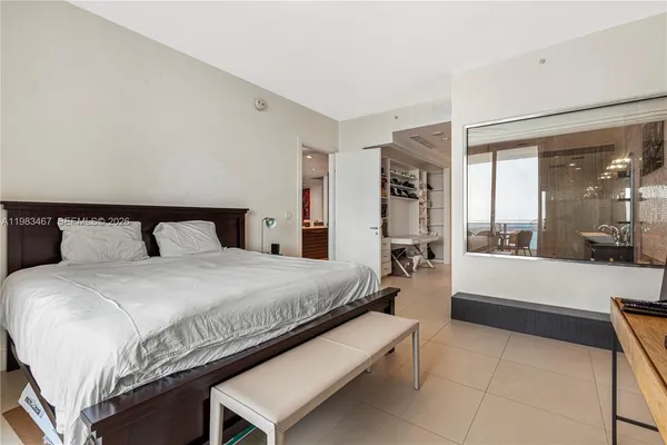 $9,000 | 200 Biscayne Blvd Way, Unit 4907, Miami, FL 33131