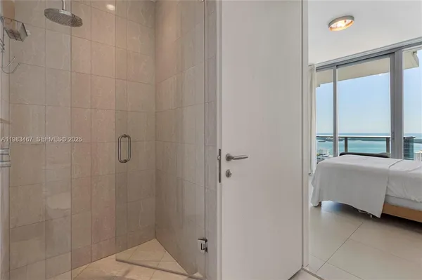 $9,000 | 200 Biscayne Blvd Way, Unit 4907, Miami, FL 33131