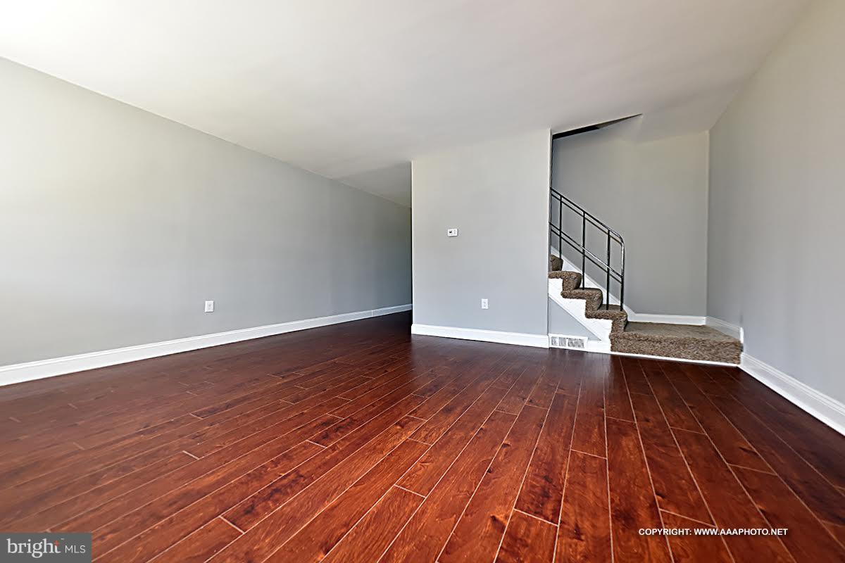 1706 Swansea Road Baltimore, MD 21239 - Photo 3 of 9 Living Room