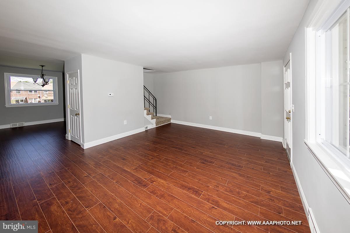1706 Swansea Road Baltimore, MD 21239 - Photo 4 of 9 Living Room