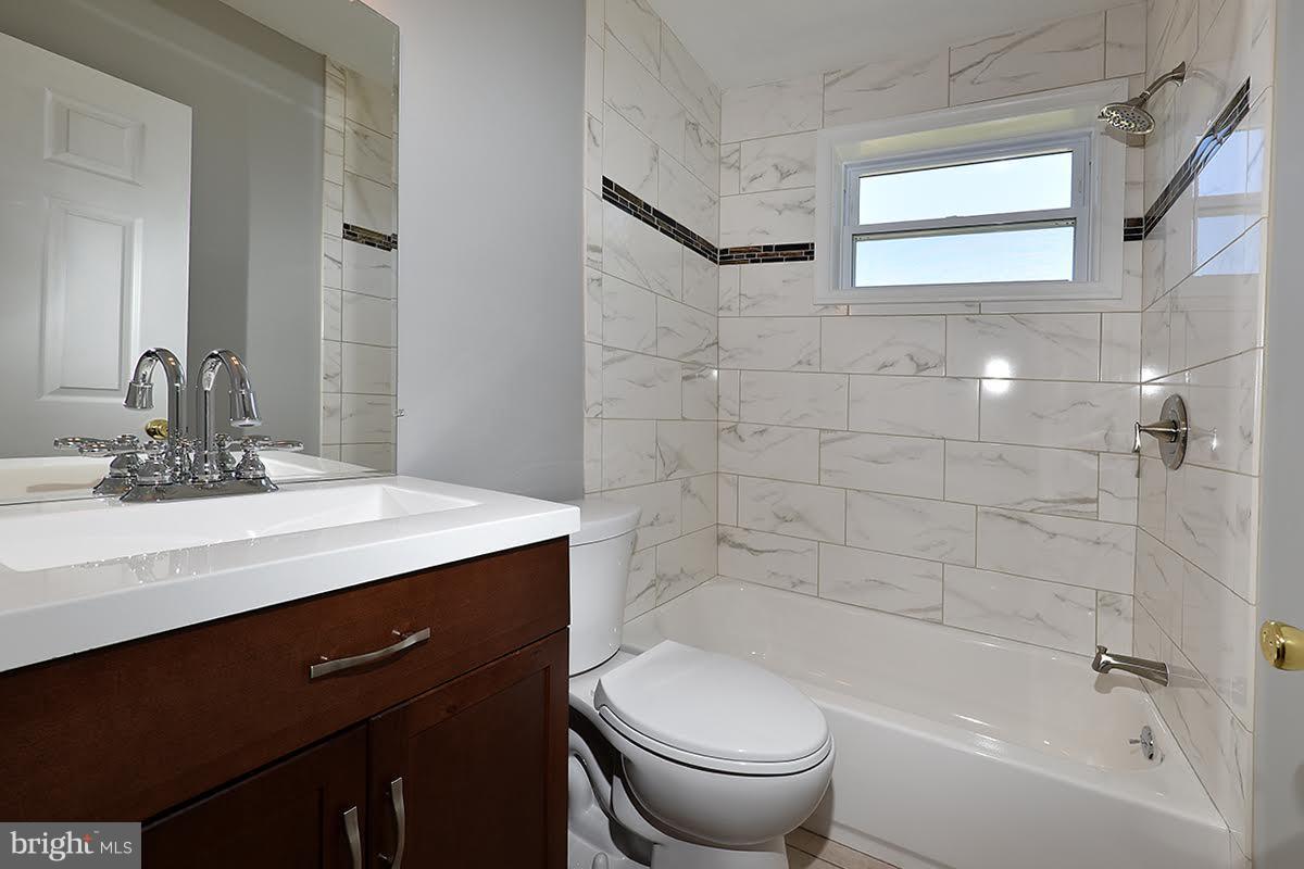 1706 Swansea Road Baltimore, MD 21239 - Photo 6 of 9 Bath (Master)