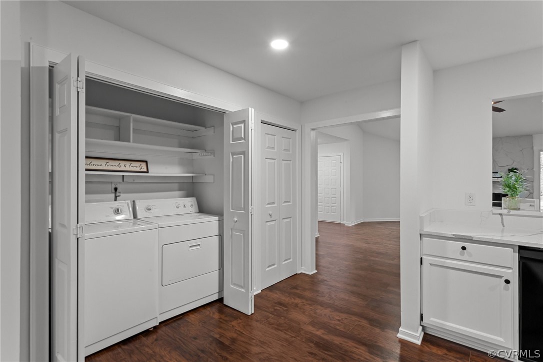 14307 Spring Gate Road Midlothian, VA 23112 - Photo 19 of 39 a room with a bench and a view of hallway