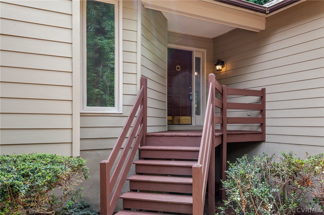 14307 Spring Gate Road Midlothian, VA 23112 - Photo 4 of 39 a view of entryway